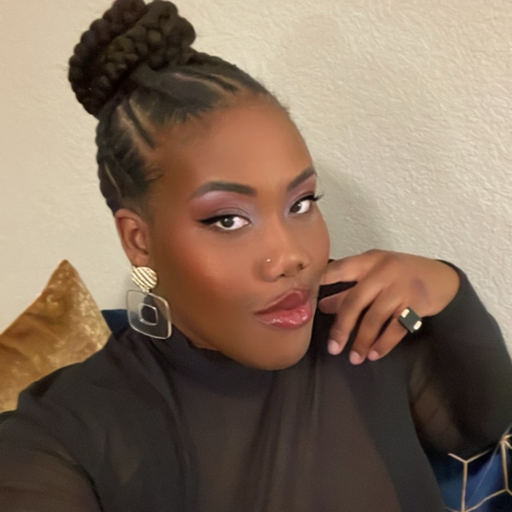 Meet your Posher, Hannah